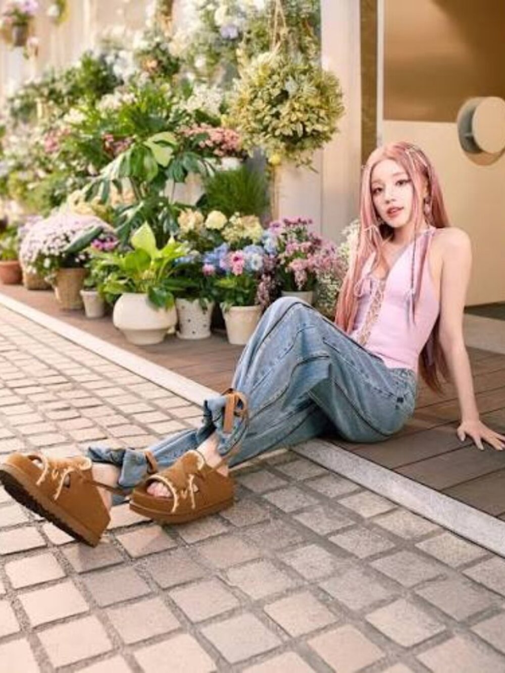 UGG Goldenstar Hi Artistitch Sandals - Picture 6 of 7